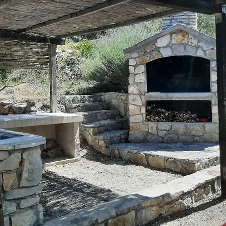 Деревянный коттедж Miniature House For Two