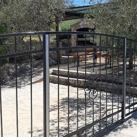 Miniature House For Two 山林小屋 耶泽拉