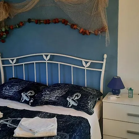 Miniature House For Two Езера