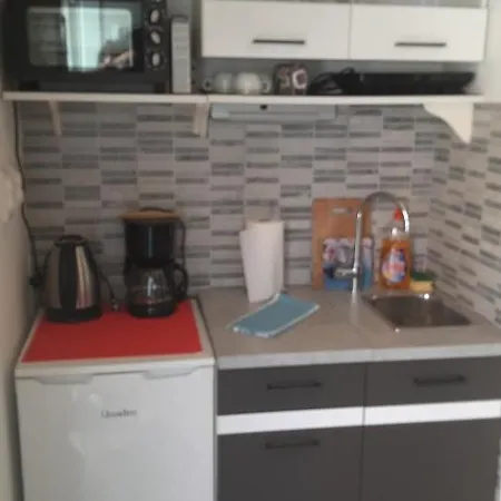 Miniature House For Two * Jezera