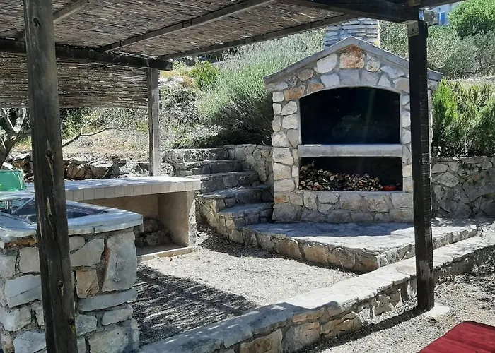 Деревянный коттедж Miniature House For Two